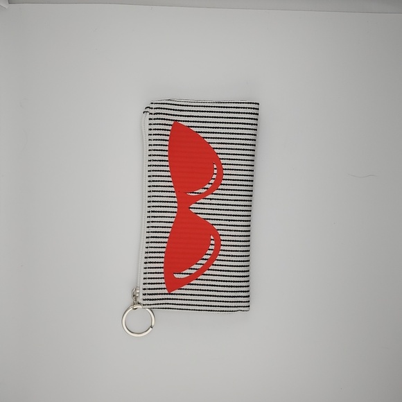 Guess Travel Makeup Bag - Picture 2 of 3